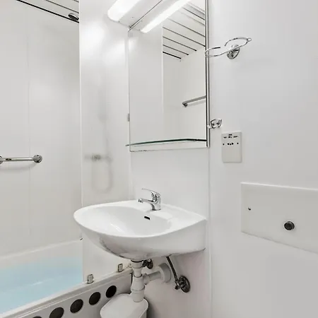 Apartamento 1 Bedroom Stunning In *